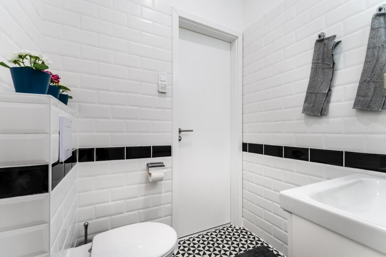 Weiner's Studio Downtown Apartment